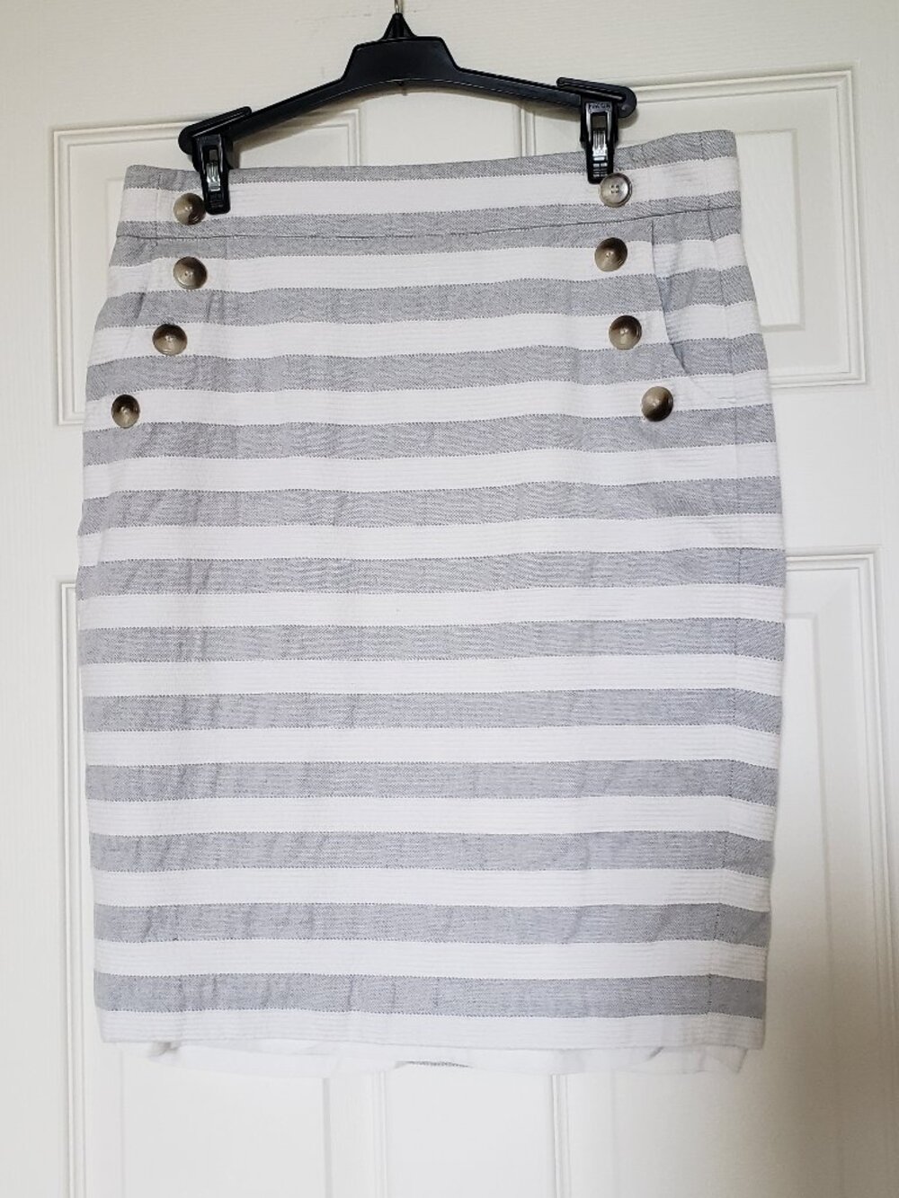 LOFT Women's Gray and White Striped Mariner Pencil Skirt - Size 10 - EUC